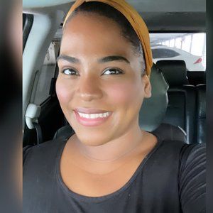 Meet your Posher, Raquel